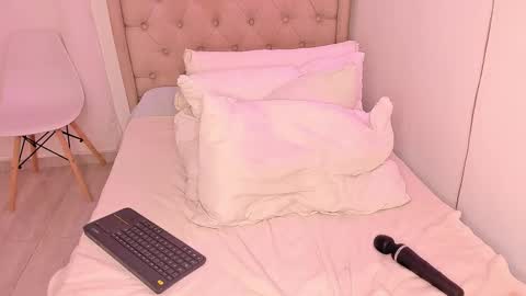 Snapshot of ashly_z chatting on September 23, 1:53 pm Ashly online show from September 23, 1:53 pm