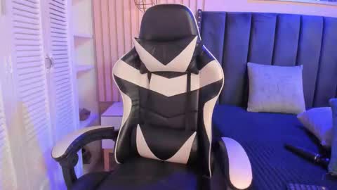 ashlye_miller_ online show from February 25, 4:33 am