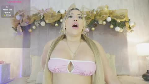 Snapshot of ashlye_stone chatting on December 3, 3:29 am Paula Baleta online show from December 3, 3:29 am