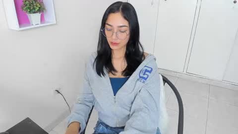 Camila online show from March 4, 1:59 pm