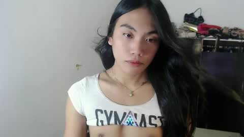 asian_alliyah online show from May 13, 12:50 am