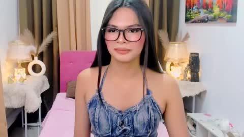 mooreen online show from November 20, 4:13 am