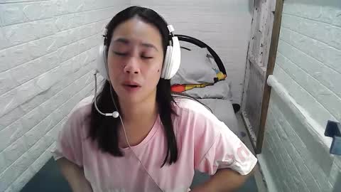 Trixie online show from February 6, 4:14 pm