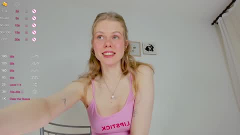 Snapshot of ass_latte chatting on December 10, 1:32 am Sasha online show from December 10, 1:32 am