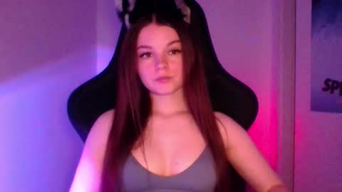 astradream_ online show from October 23, 6:25 pm