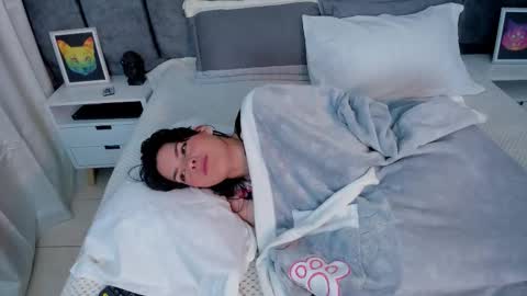 astrid_velle online show from January 13, 5:35 am