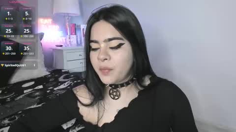 Snapshot of atena_hill chatting on September 25, 7:34 pm Athena online show from September 25, 7:34 pm