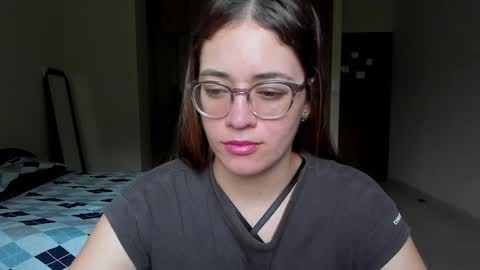 Snapshot of atenas__05 chatting on February 6, 7:07 pm atenas online show from February 6, 7:07 pm