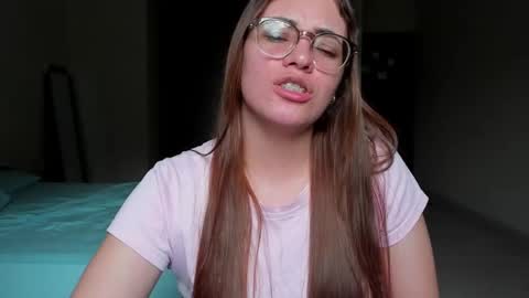 Snapshot of atenas__05 chatting on February 4, 7:00 pm atenas online show from February 4, 7:00 pm