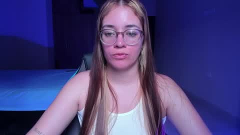 Snapshot of atenas__05 chatting on March 3, 6:53 pm atenas online show from March 3, 6:53 pm