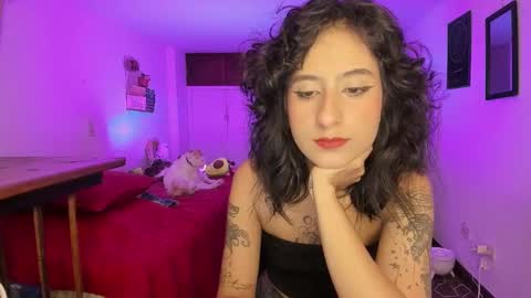 Snapshot of atenea_dragon__ chatting on October 21, 9:41 pm Atenea online show from October 21, 9:41 pm