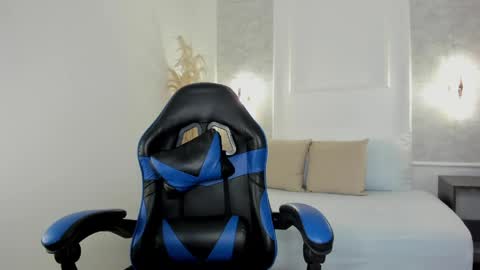 Atenea online show from April 15, 7:58 pm