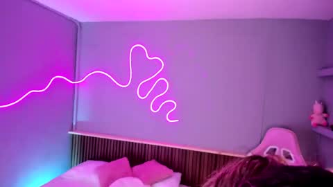athenea__fox online show from May 22, 12:03 pm