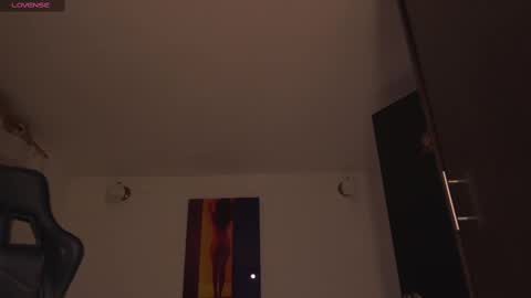 Snapshot of aura_sensual chatting on February 27, 12:10 am . online show from February 27, 12:10 am