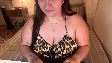 Snapshot of aurablack_ chatting on October 3, 2:05 am Aura online show from October 3, 2:05 am