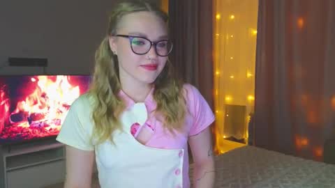 Kate online show from October 11, 7:05 pm