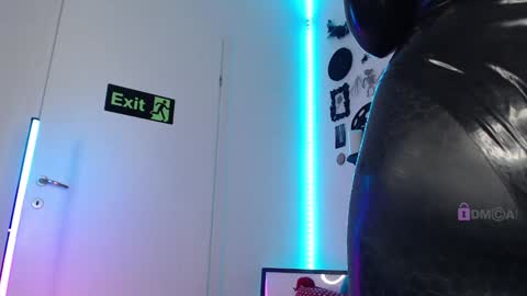 Snapshot of aurora_hotter chatting on December 22, 4:17 pm Miss A Fansly - Auroradomina1 online show from December 22, 4:17 pm