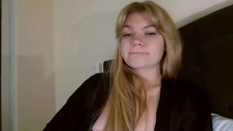 AuroraXRoses online show from November 1, 10:03 pm