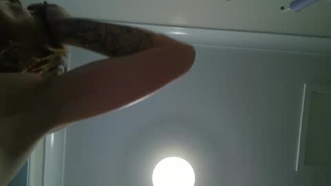 Milf4u online show from December 10, 5:39 am