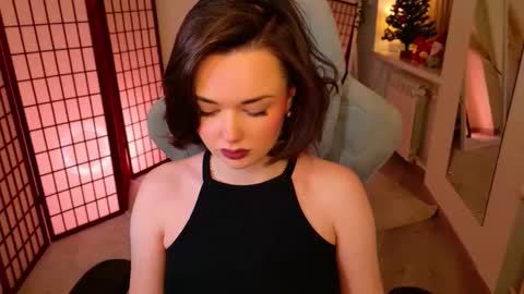 Ava online show from December 20, 2:10 pm