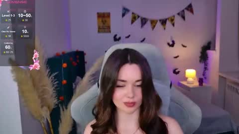 Ava online show from October 24, 2:57 pm