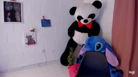 Snapshot of ave_fenix69 chatting on February 21, 8:27 pm Valery -- online show from February 21, 8:27 pm