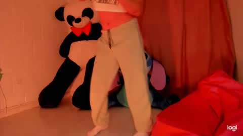 Snapshot of ave_fenix69 chatting on December 22, 3:55 am Valery -- online show from December 22, 3:55 am