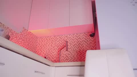 Kate  online show from October 25, 5:09 pm