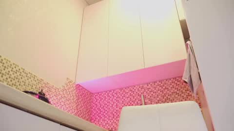 Kate  online show from October 23, 4:13 pm