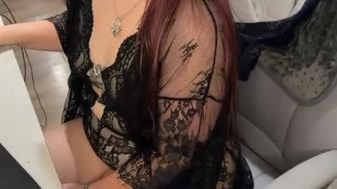 avie1020 online show from May 28, 5:11 pm