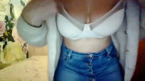 awesomeladyy online show from February 2, 6:20 pm