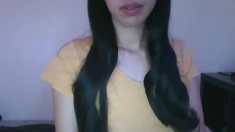 Snapshot of axuepetitt chatting on February 11, 3:51 pm axue online show from February 11, 3:51 pm
