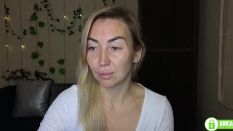 Jully online show from November 14, 6:46 am