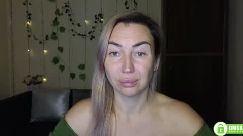 Jully online show from November 24, 6:43 pm