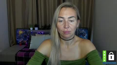 Snapshot of ay_kiss_jully chatting on September 21, 5:55 pm Jully online show from September 21, 5:55 pm