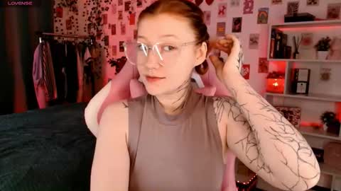 Snapshot of ayla_hill chatting on October 12, 3:20 am Ayla hill online show from October 12, 3:20 am