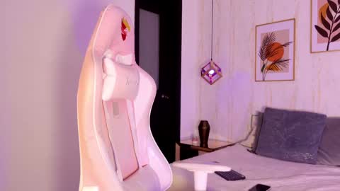 Ayleen online show from September 18, 2:04 pm