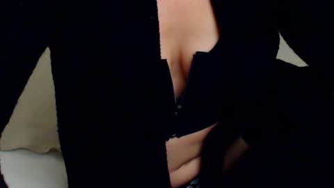 aylynrichard online show from October 16, 5:10 am