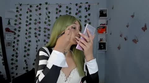 azumi saan online show from October 29, 3:00 am