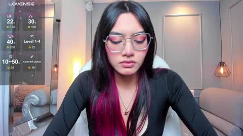 Azura online show from November 18, 7:15 pm