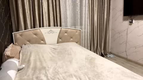 Anny Simpson online show from November 6, 1:17 pm