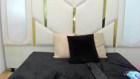 nika strom online show from June 5, 2:01 pm