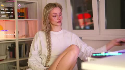 Hey  Im your angel Holly online show from October 24, 6:48 pm