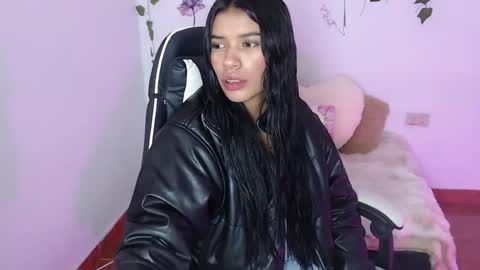babenik_666 online show from November 3, 3:54 am