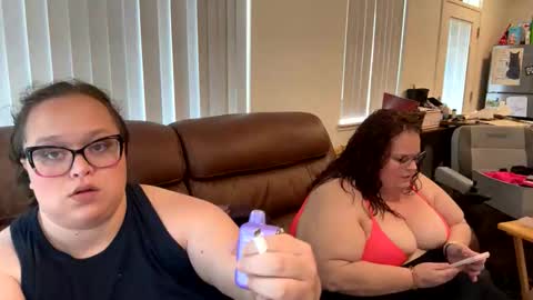 Carly online show from April 25, 4:15 pm