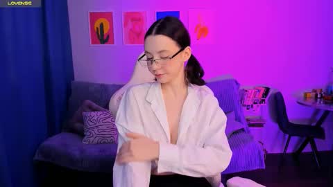 Baby Annabelle online show from December 17, 3:44 am