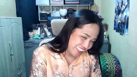 cassandra online show from December 14, 8:03 pm