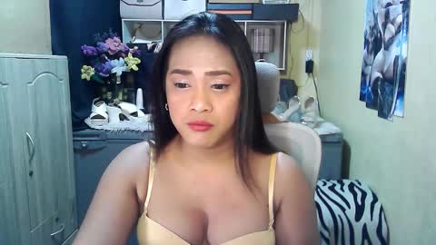 cassandra online show from October 28, 8:42 am