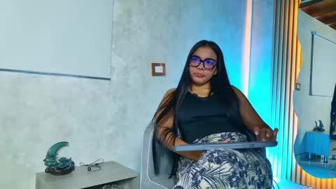 baby_chloe77 online show from May 20, 12:35 pm