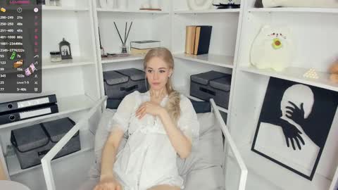 Emily online show from February 19, 6:11 am